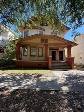 Building Photo - 823 E Henry St