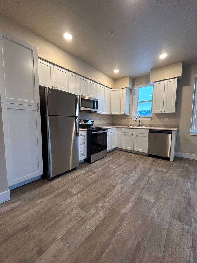 Building Photo - Grant Creek Village Apartments
