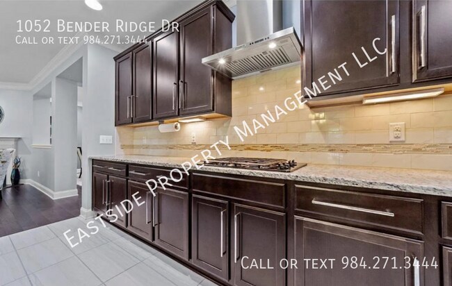 Building Photo - 1052 Bender Ridge Dr