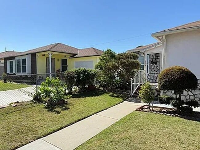 Building Photo - 316 E Floral Dr