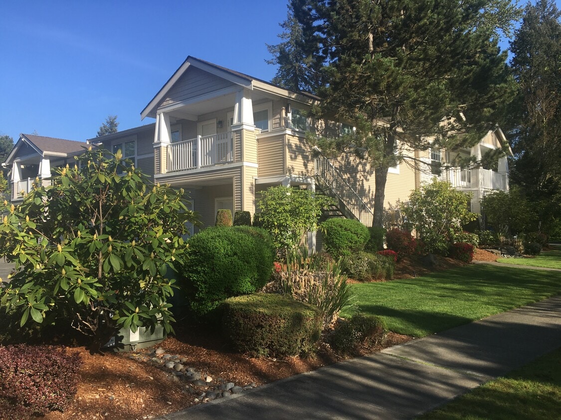 1636 Kennedy Plz Unit E, Dupont, WA 98327 Condo for Rent in Dupont, WA