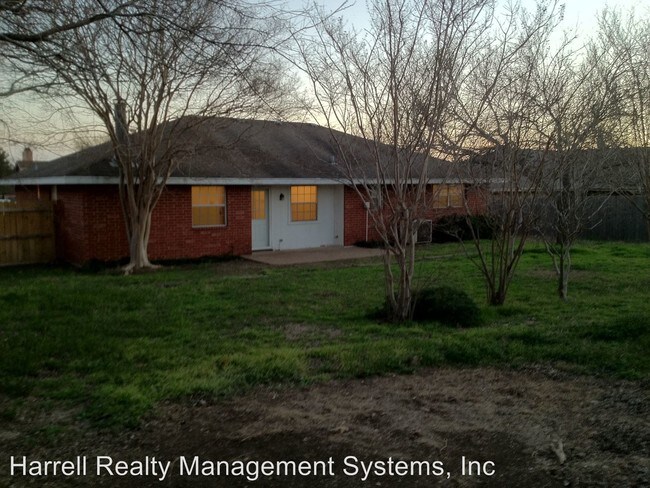 Building Photo - 3 br, 2 bath House - 805 Cheyenne Trail