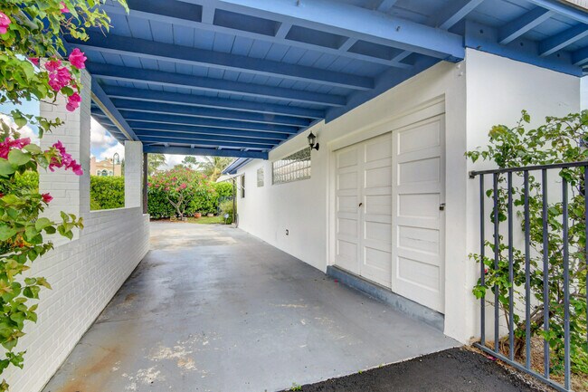 Building Photo - 188 Vassar Dr