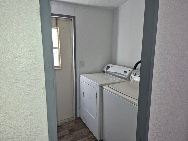 Foto del edificio - 209 S Avenue