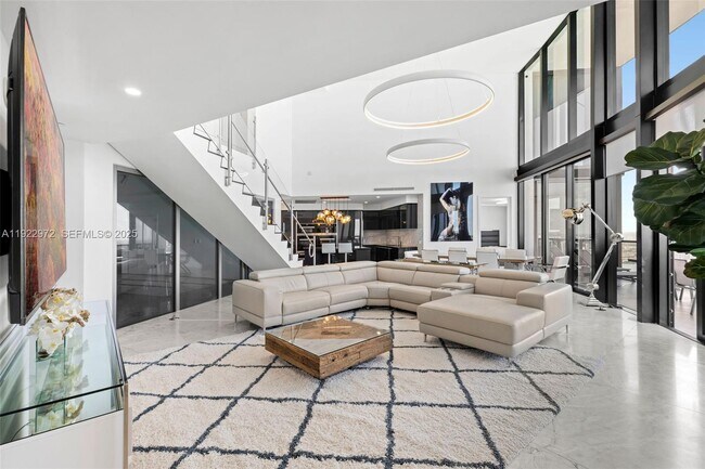 Building Photo - 18555 Collins Ave