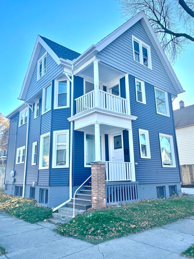 Street parking always available in front of duplex - 601 E Chambers St