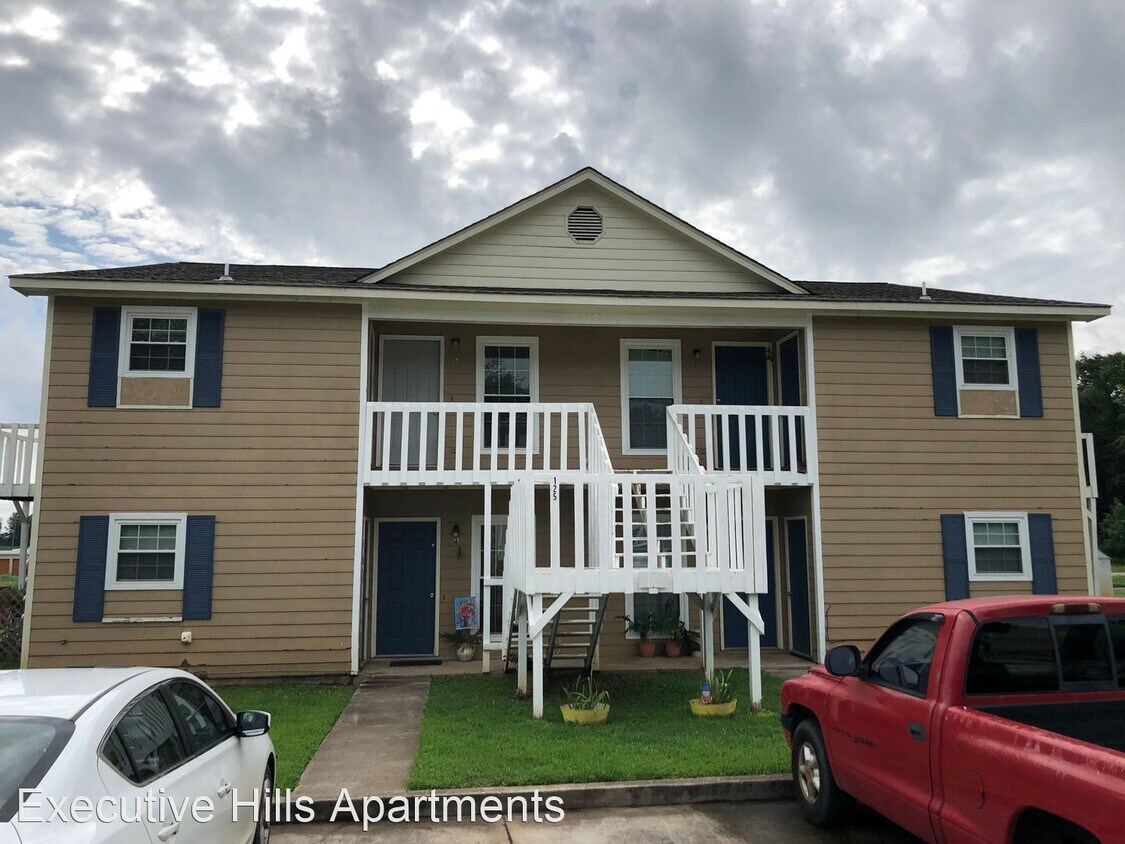 Primary Photo - 110 Claybill Dr