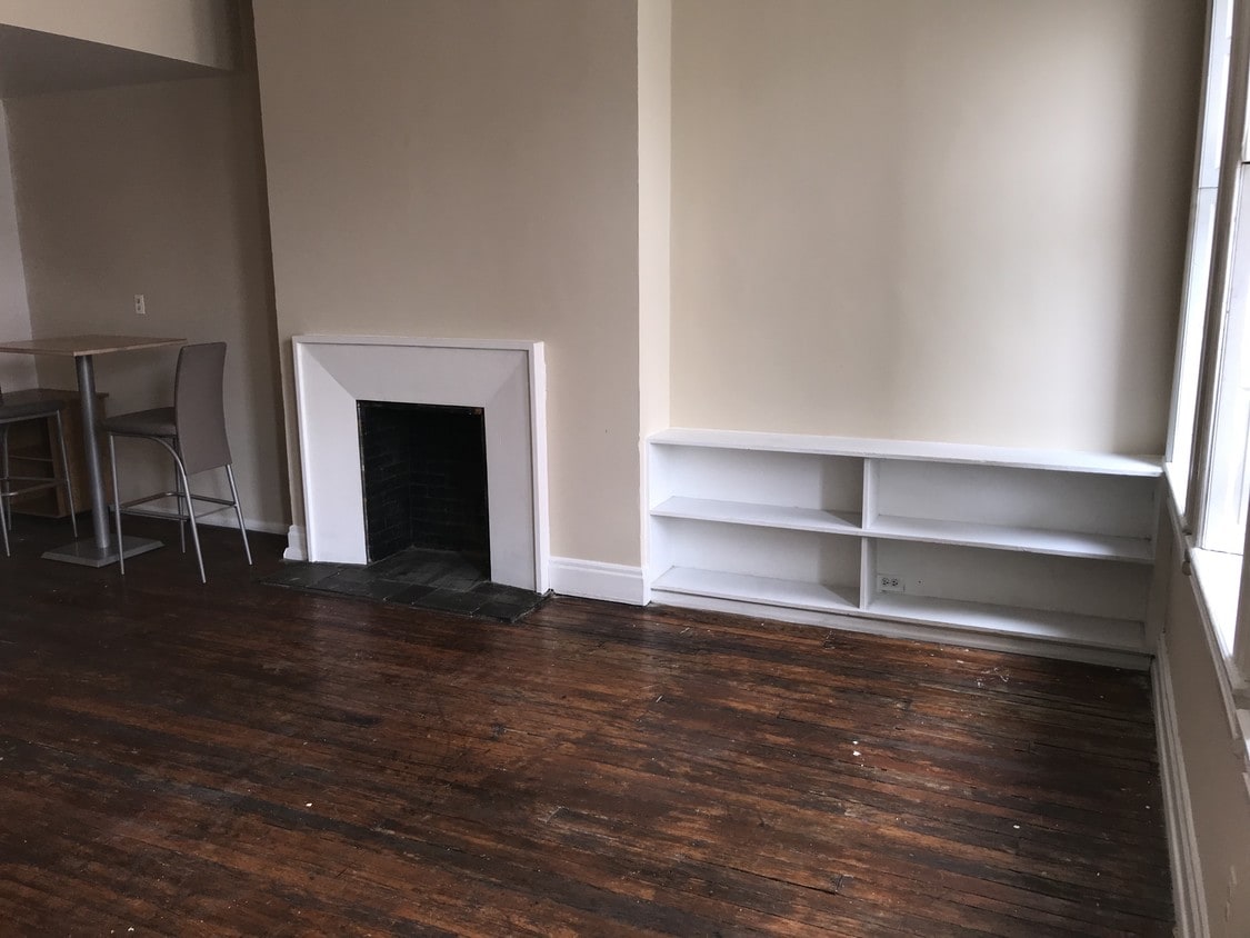 living room - 5 W Biddle St