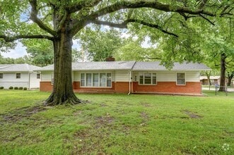 Building Photo - 906 N Belview Ave