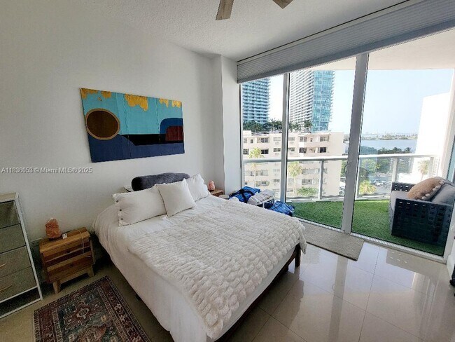 Foto del edificio - 480 NE 30th St