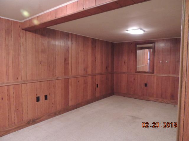 Building Photo - 207 E Chestnut St