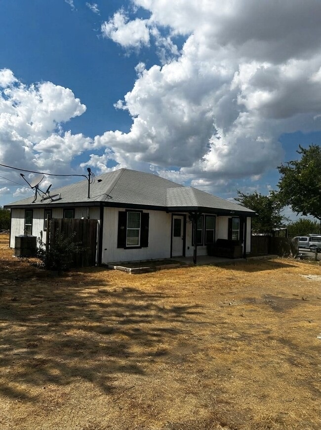 Building Photo - 9113 Giant Dr