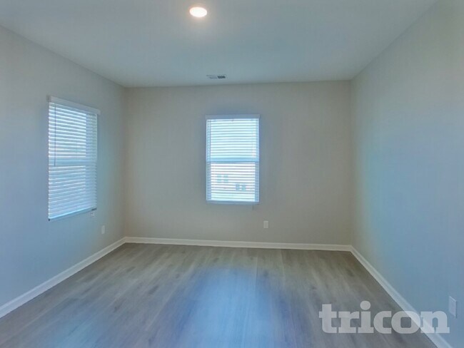 Foto del edificio - 31 Mccall Wy