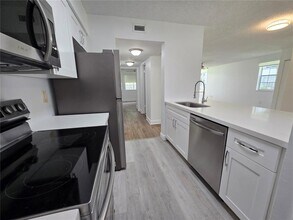 Building Photo - 2890 N Oakland Forest Dr