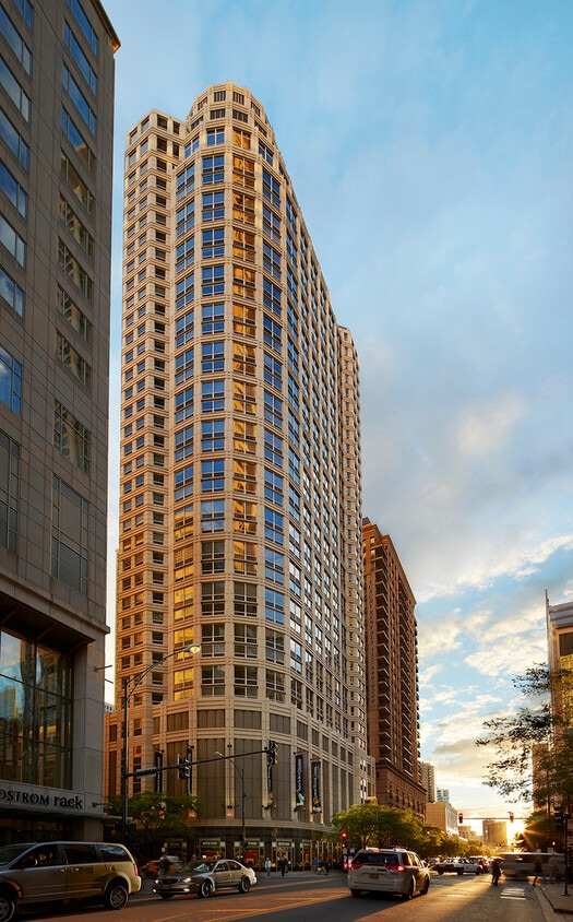 Foto principal - 750 N Rush St