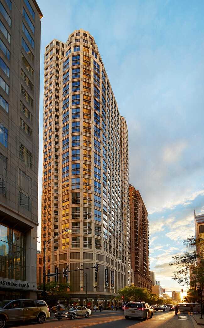Building Photo - 750 N Rush St