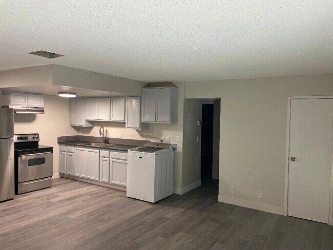 Building Photo - 632 Triest Ct