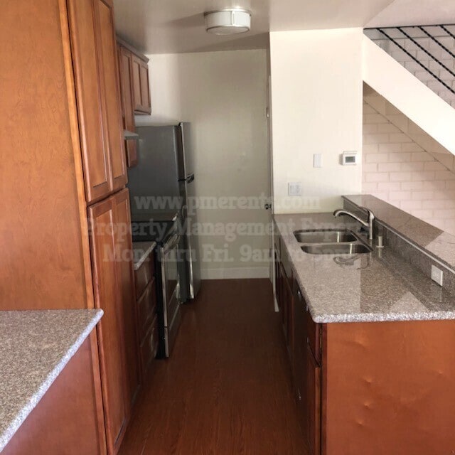 Foto del edificio - 1235 Pinetree Dr