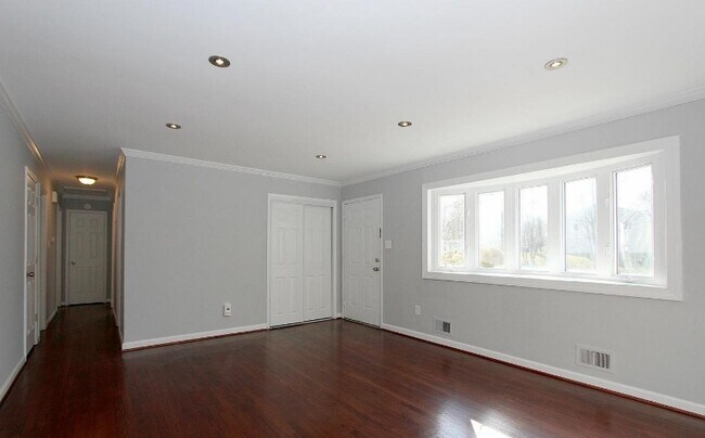 Building Photo - 8408 Richville Dr