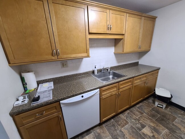 Building Photo - One Bedroom First Floor Condo