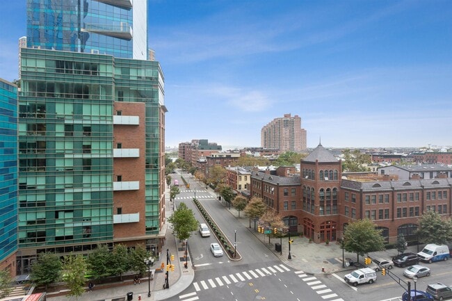 Building Photo - 99 Hudson St