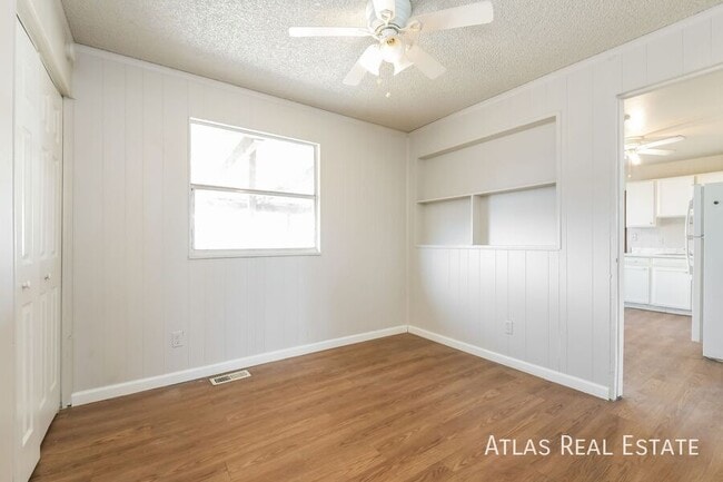 Building Photo - 5533 Xanadu St