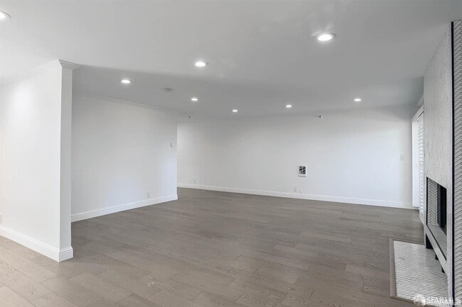 Building Photo - 977 El Camino Real