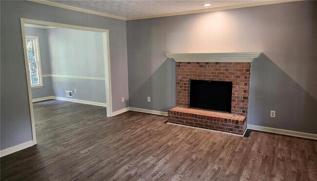 Foto del edificio - 1011 Forest Park Ln