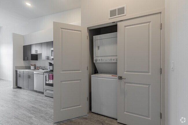 2 habitaciones, 2 baños, 969 pies cuadrados, lavandería en la unidad - Rogers Landing
