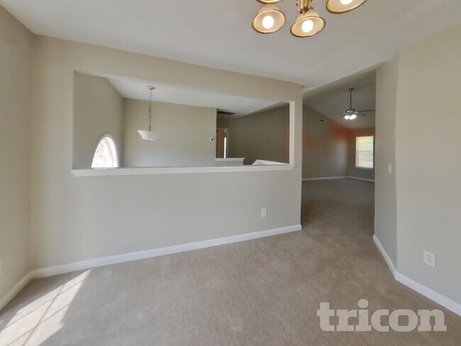 Foto del edificio - 11728 Spring Lake Way