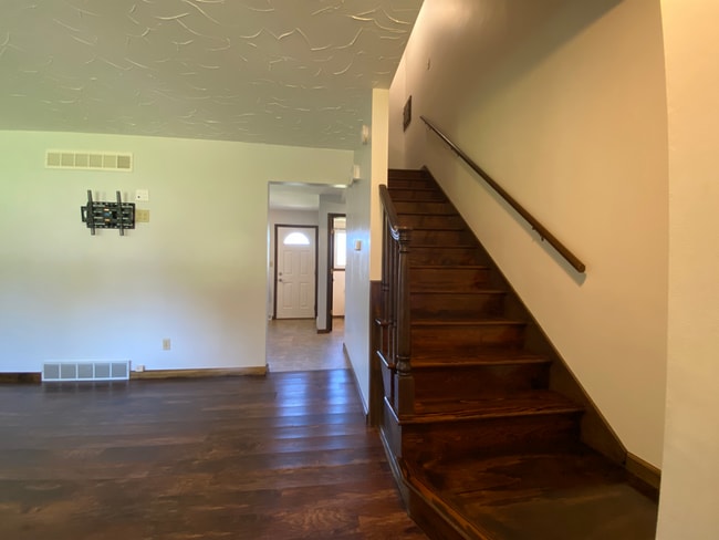 Stairs to 2nd Floor - 810 Surrey Ln