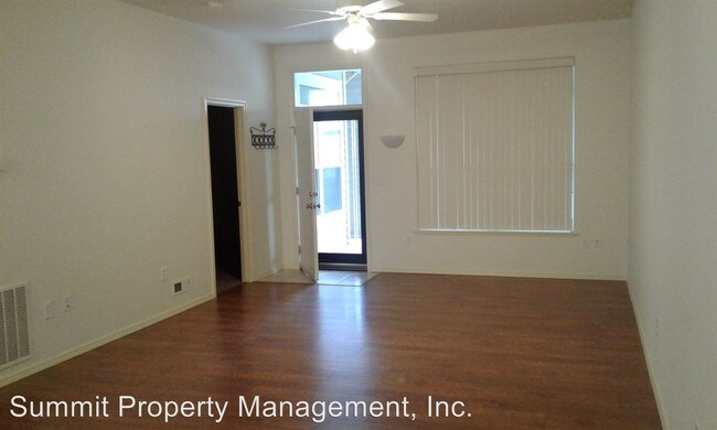 Foto del edificio - 5110 Village View Way