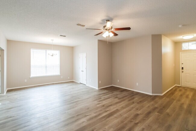 Foto del edificio - 7213 Park Creek Cir W