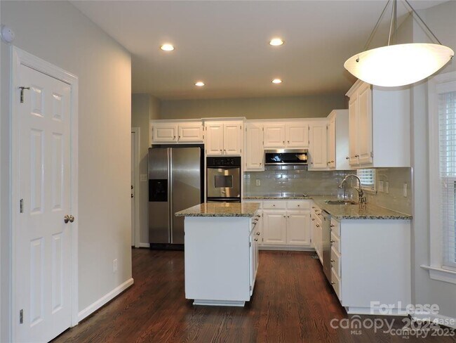 Building Photo - 7021 Royce Ct