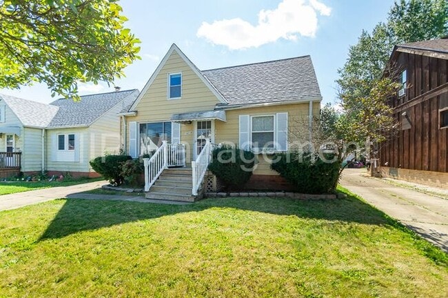 Building Photo - Charming 3BD Updated Home