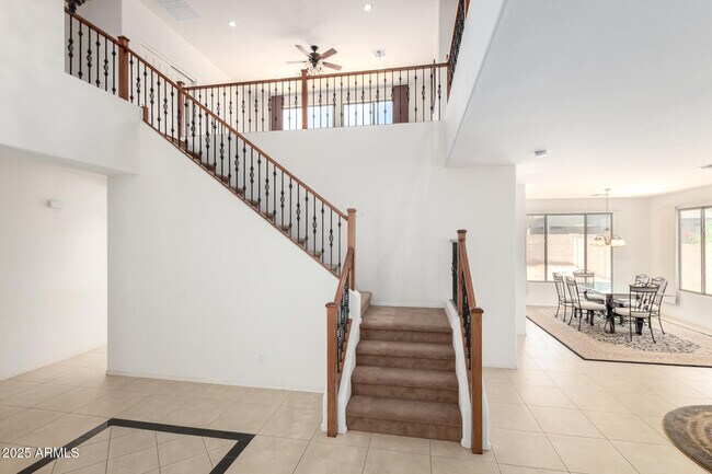 Building Photo - 252 W Blue Lagoon Dr