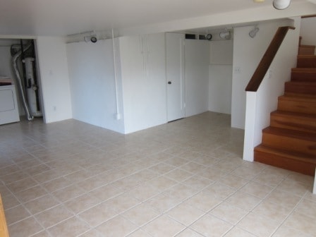 Building Photo - Quiet 3 Bedroom, 2 Bath in Town