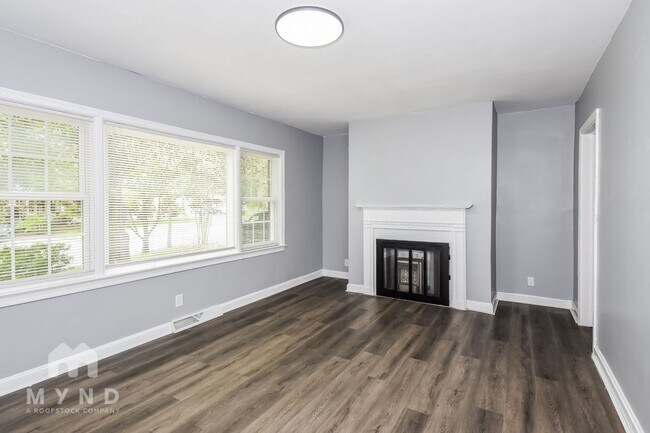 Foto del edificio - 2313 Eastway Rd