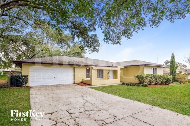 Building Photo - 5017 Kingswood Dr