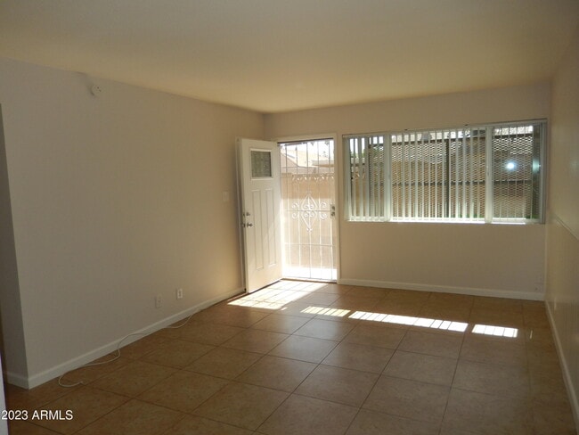 Building Photo - 3618 E Montecito Ave