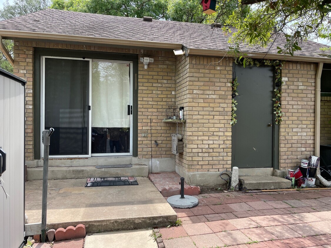 Foto principal - 1015 E Yager Ln