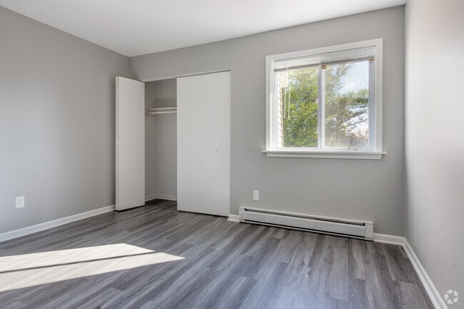 2HAB, 1BA - 860 ft² - Greenway Gardens