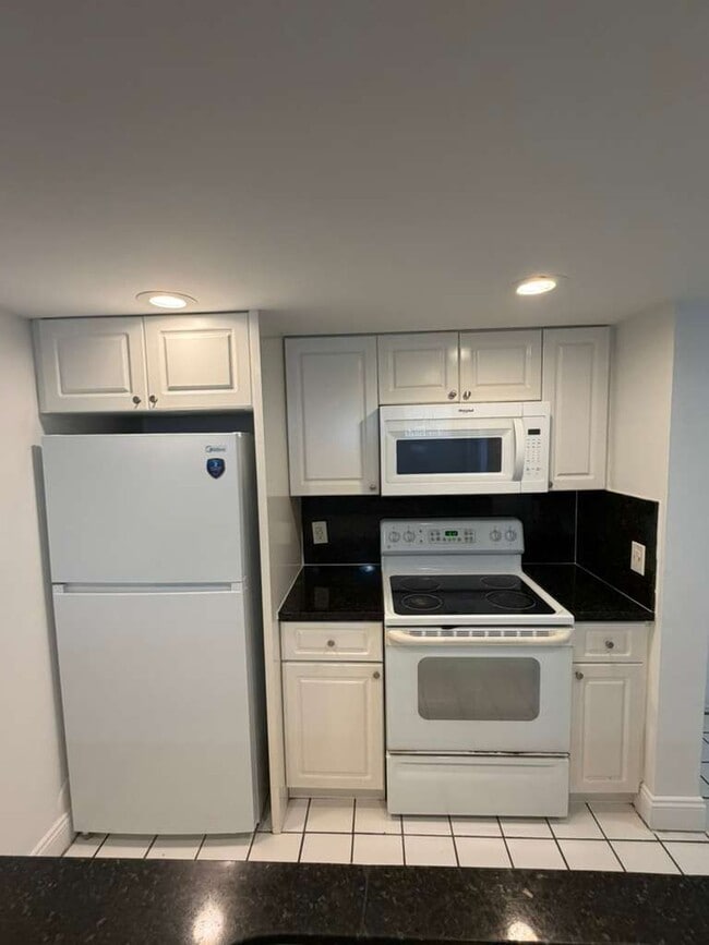 Photo - 8160 Geneva Ct Townhome