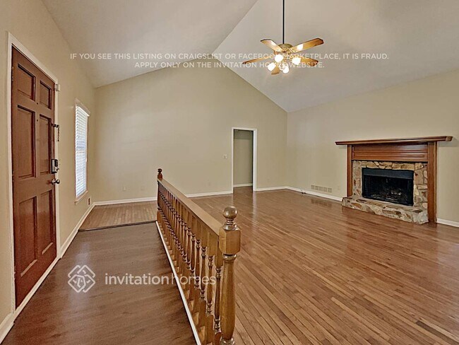 Building Photo - 1555 Pine Creek Way NE