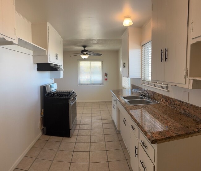 Building Photo - 38756 Landon Ave