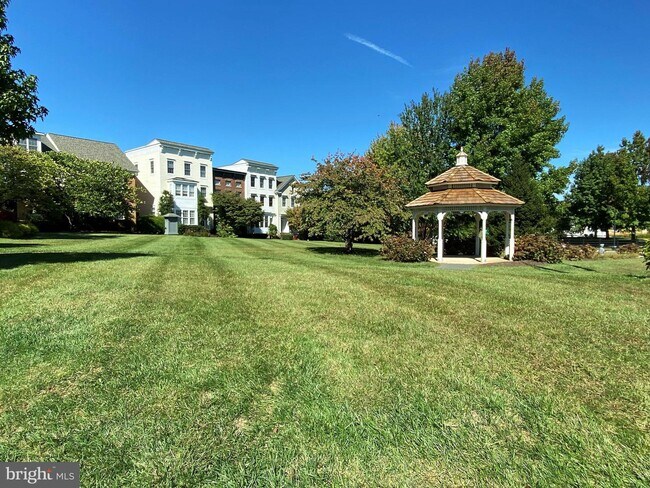 Foto del edificio - 9112 Brien Pl