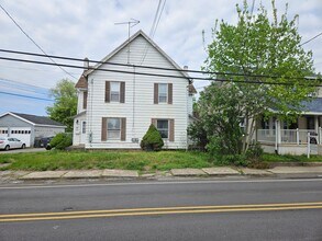 Building Photo - 301303-303 Summerhill Ave