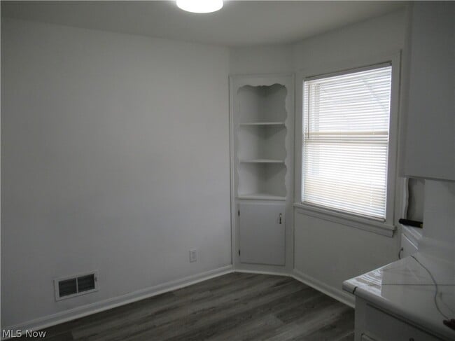 Foto del edificio - 13510 Sherry Ave