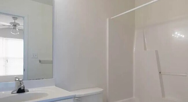 Foto del edificio - 136 Blue Crest Ln