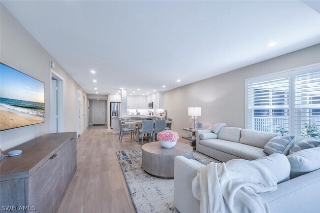 Foto del edificio - 6371 Pelican Bay Blvd